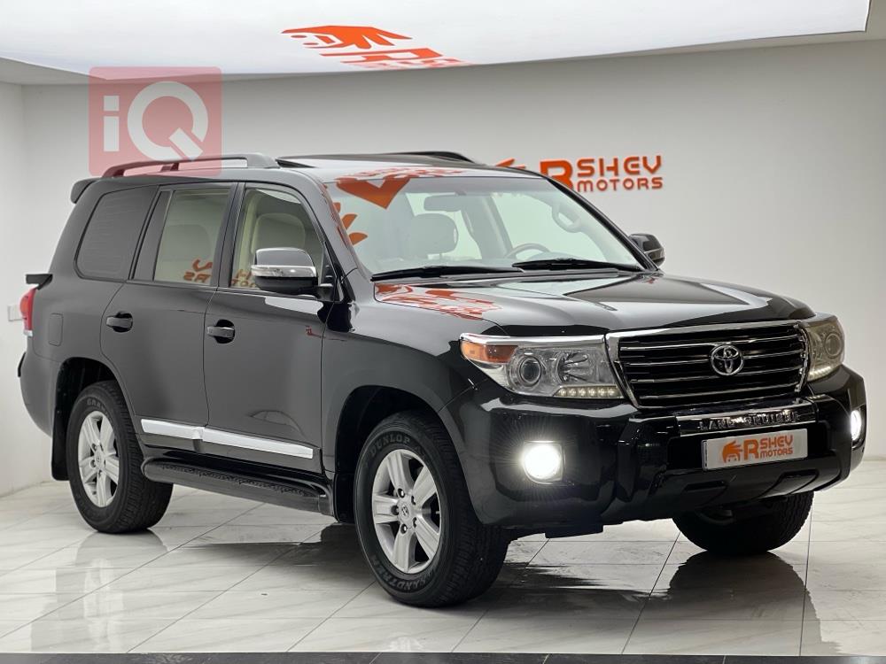 تۆیۆتا لاند کروزەر